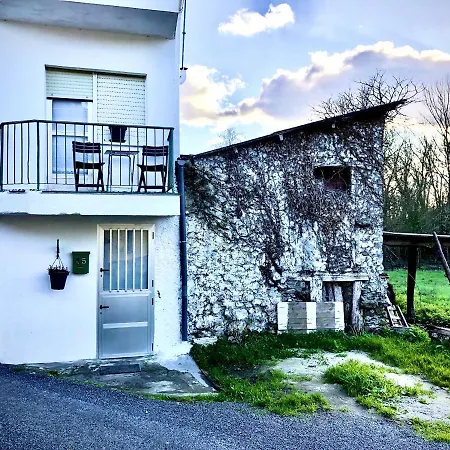 Casita Junto Al Rio En Un Entorno Natural Holiday home *