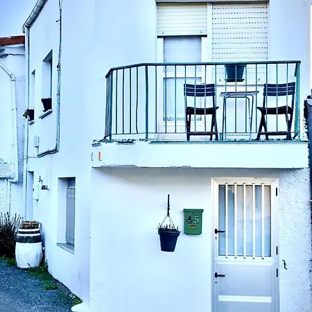 Holiday home Casita Junto Al Rio En Un Entorno Natural *